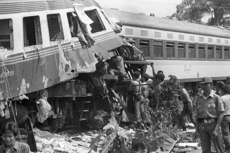 Tragedi Bintaro I – Jadi Kecelakaan Kereta Terburuk dan Paling Tragis di Indonesia