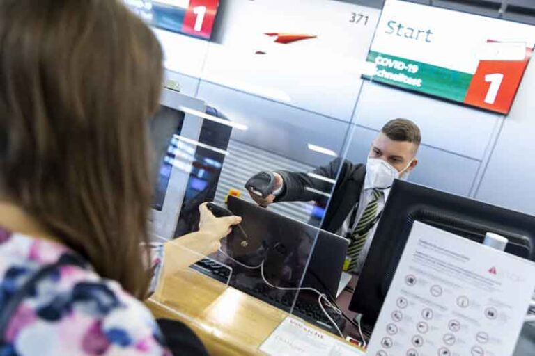 Austrian Airlines dan Bandara Wina Uji Coba Tes Antigen Covid-19