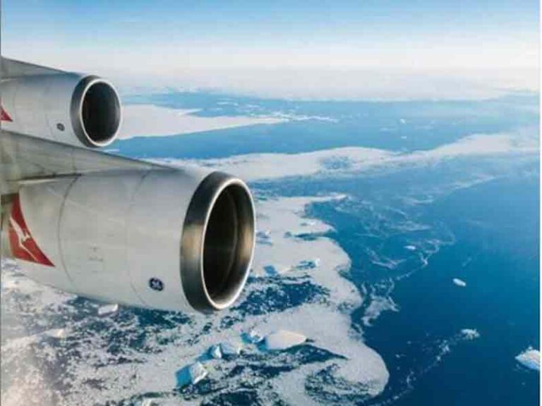Mengapa Pesawat Dilarang Terbang Melintasi Kutub Utara? Ini Jawabannya