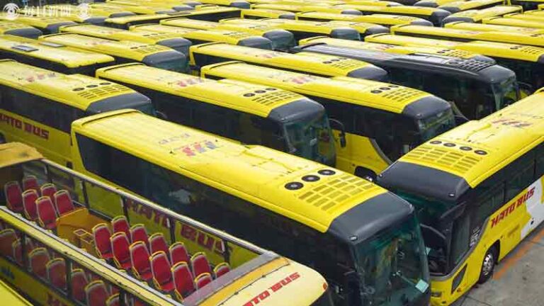 Labirin Raksasa di Tokyo Gunakan Bus Pariwisata yang Tak Beroperasi