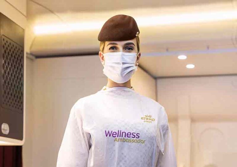 Demi Bertahan Hidup, Etihad Produksi 1,3 Juta Masker untuk Dijual dan Dibagikan ke Pramugari