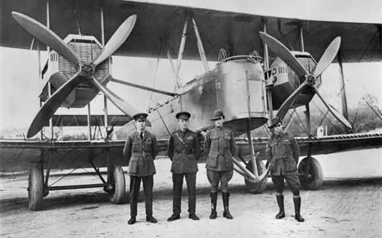 Hari ini 106 Tahun Lalu, Penerbangan Terjauh di Dunia Inggris-Australia Dimulai! Sempat Mampir di Batavia dan Surabaya