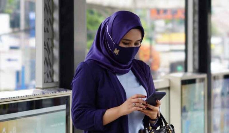 TransJakarta Lengkapi Seluruh Halte di 13 Koridornya dengan WiFi Tanpa Bayar dan Batas Kuota