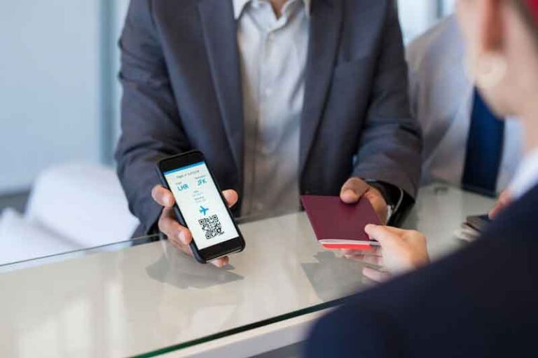 Tak Perlu Bawa Surat Hasil Test Covid-19 atau Vaksin, Emirates Gandeng IATA Hadirkan Travel Pass