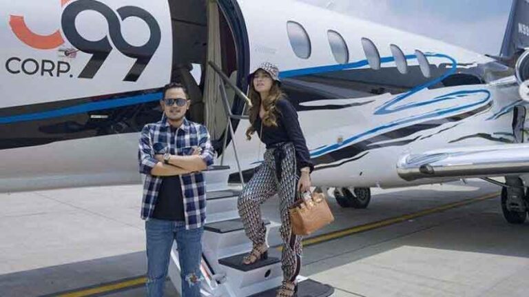 Crazy Rich Asal Malang Punya Jet Pribadi dan Bus Mewah, Ini Dia Armadanya