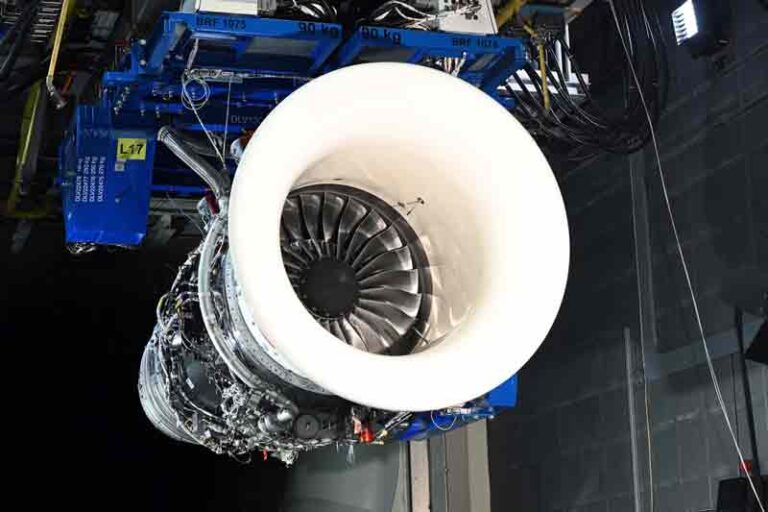 Kabar Baik, Rolls-Royce Mulai Uji Mesin 100 Persen Ramah Lingkungan!