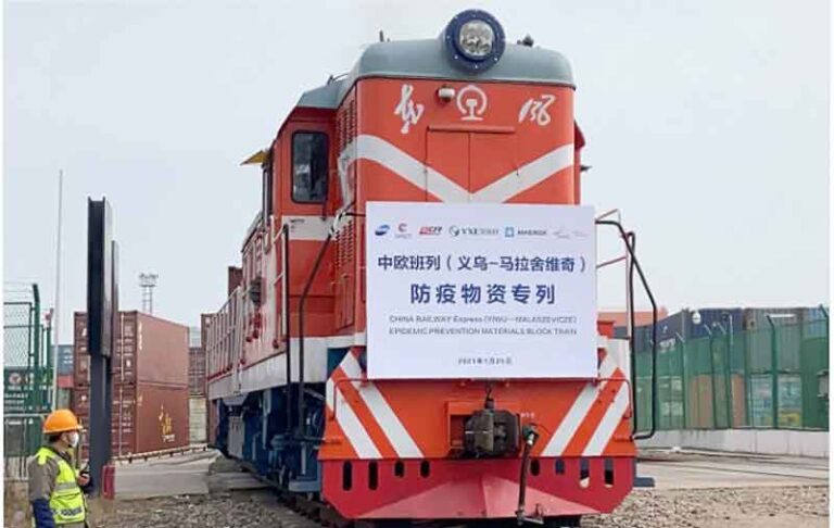 Cina Kirim Vaksin ke Eropa Gunakan Sepuluh Lokomotif yang Menarik 278 Gerbong