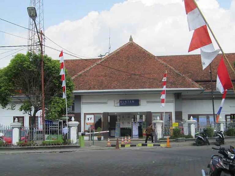 Stasiun Klaten, Jadi Stasiun Pertama yang Dibangun Antara Jalur Solo-Yogyakarta