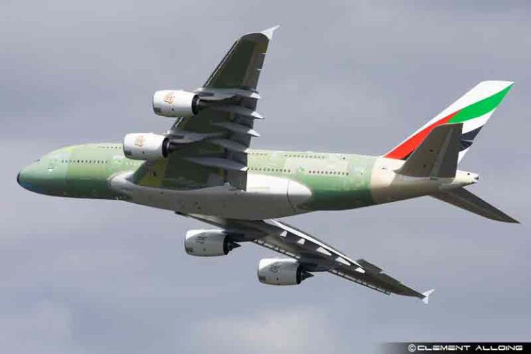 (Video) Airbus A380 Terakhir Sukses Terbang Perdana