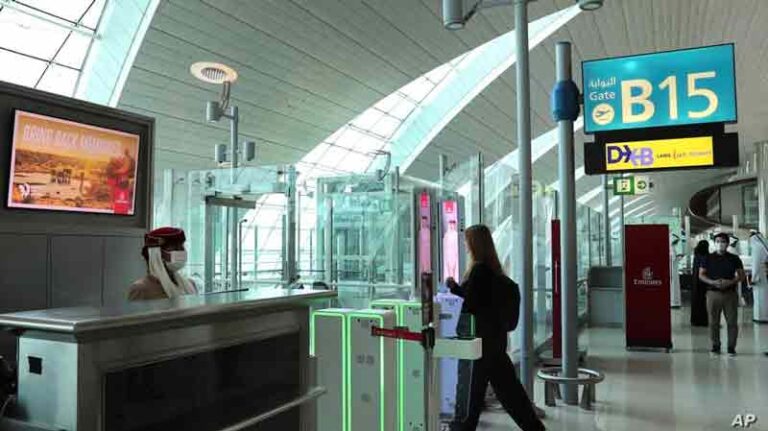 Ngeri, di Bandara Dubai, Mata Jadi Paspor Wisatawan!