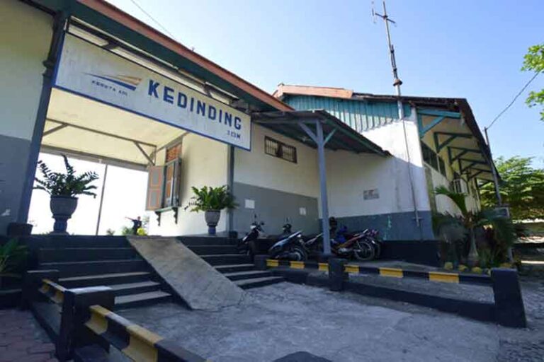 Bukan ‘Dinding,’ Ini Dia Stasiun Kedinding di Sidoarjo
