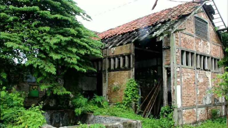 Kerangka Dibuat dari Kayu Jati, Bangunan Stasiun Lobener Masih Bertahan Hingga Kini