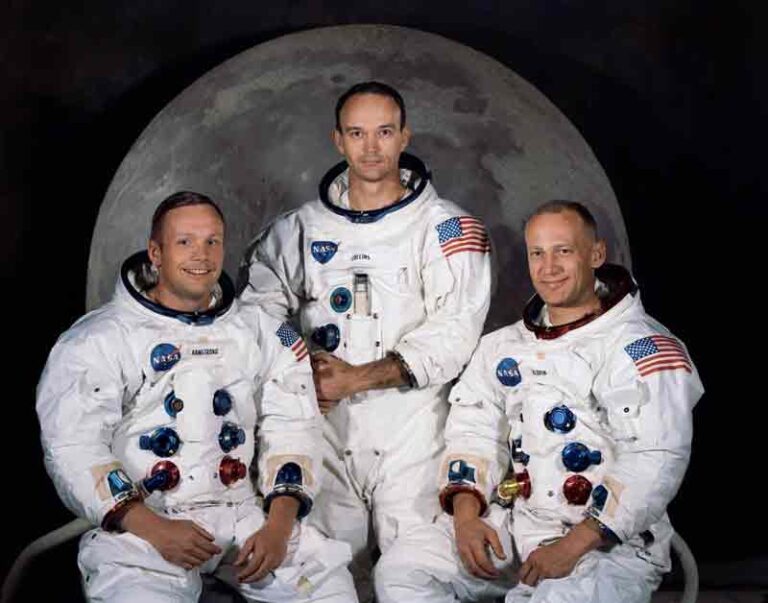 Susul Neil Armstrong, Astronot Apollo 11 Michael Collins Meninggal Dunia! Tersisa Buzz Aldrin