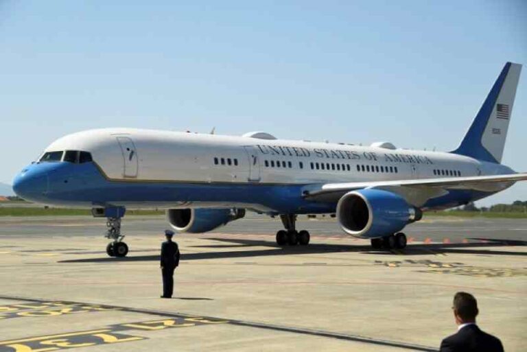 Mengenal Boeing C-32, Varian Air Force Two dari Boeing 757