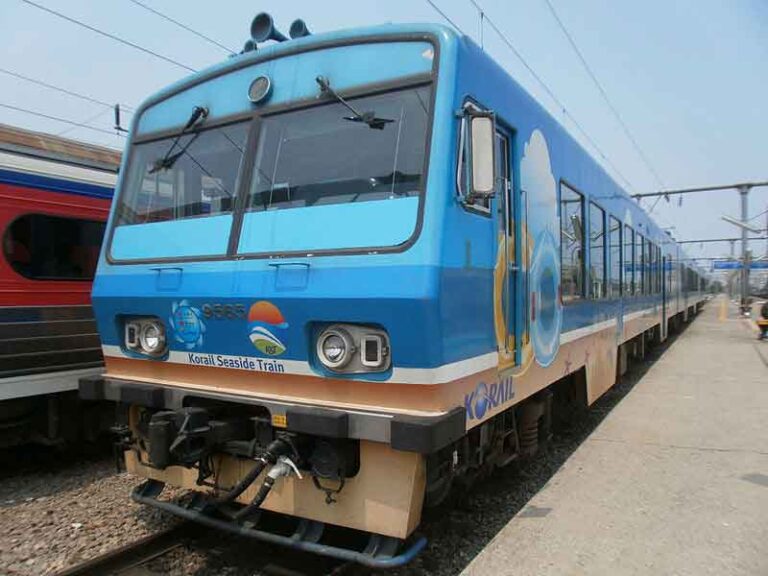 Kursi di Gerbong Menghadap Laut, Inilah “Sea Rail” Kereta Wisata Khas Pesisir Korea Selatan