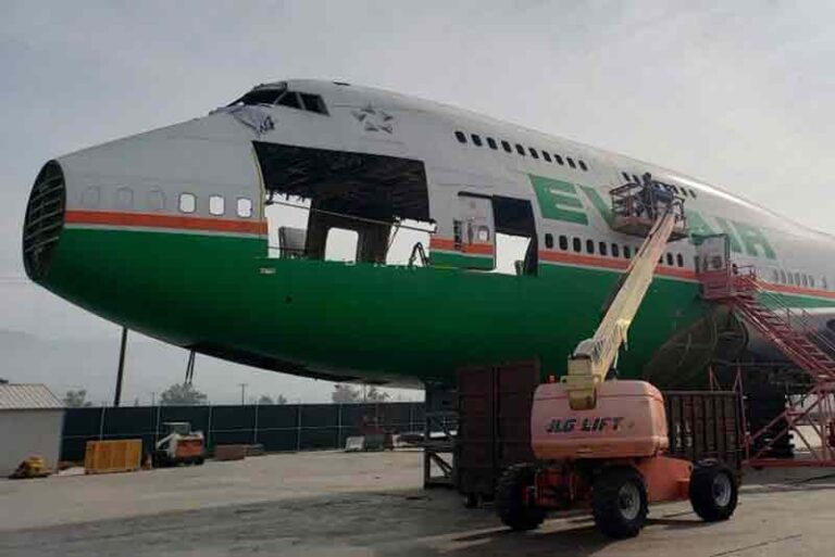 Gokil, Boeing 747 Bekas Eva Air Dijual Rp500 Ribuan!