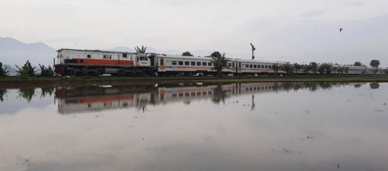 Tahun 2023 Kereta Api Tak Lagi Bersilang Lintas Kiaracondong – Cicalengka