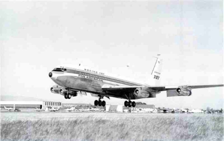 Hari ini 67 Tahun Lalu, Boeing 707 Pelopor Desain Legendaris Terbang Perdana