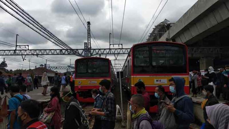 Puncak Libur Natal dan Tahun Baru 2022 KRL Commuter Line: Setiap Hari Senin