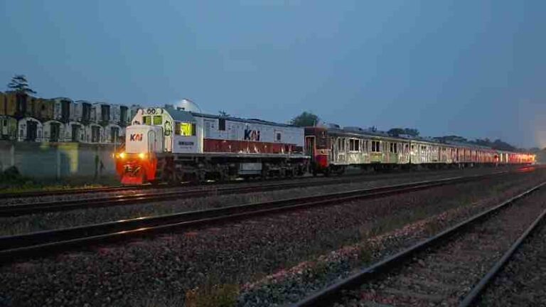 Sebanyak 48 Unit KRL Tidak Terpakai Selesai Dikirim ke Pasir Bungur
