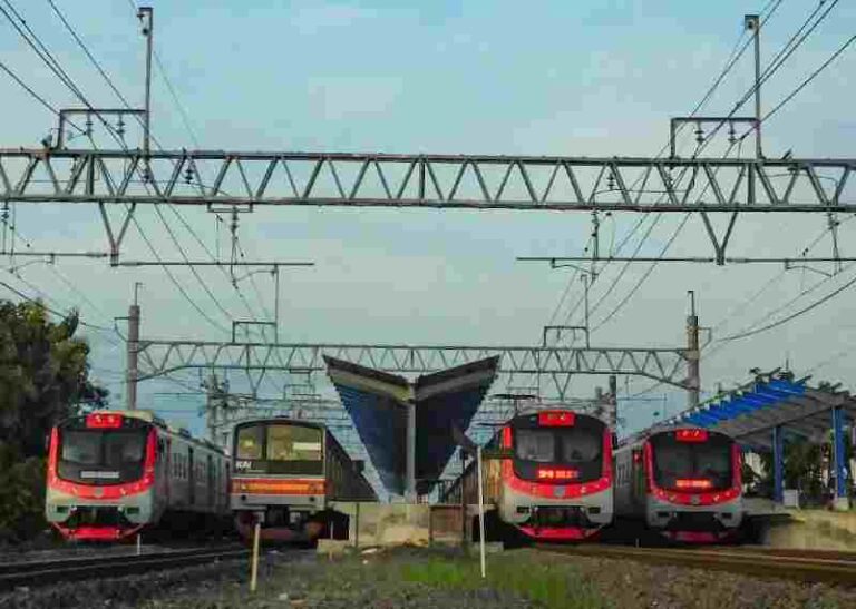 Berbagai Gangguan yang Dialami Penumpang KRL Solo – Yogya