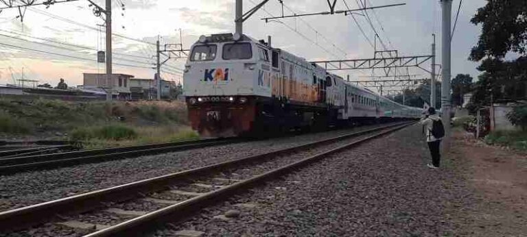 Bupati Garut Turut Ramaikan Uji Coba Kereta Api Lintas Garut – Pasar Senen pp.