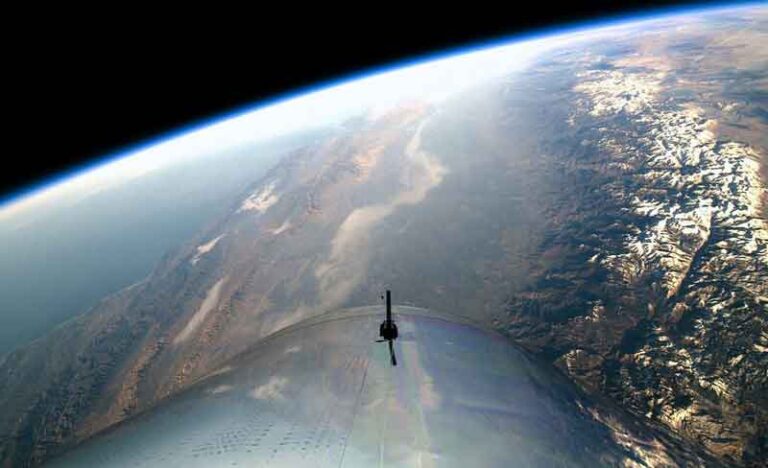 Kembali Buka Penjualan Tiket, Virgin Galactic Tawarkan Perjalanan 90 Menit ke Luar Angkasa