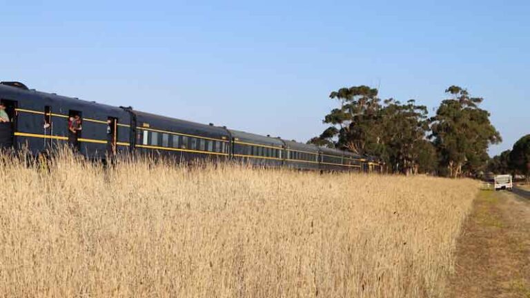 Di Australia, Kerusakan Kereta Api Sebabkan Kebakaran Rumput Seluas 71 Hektar