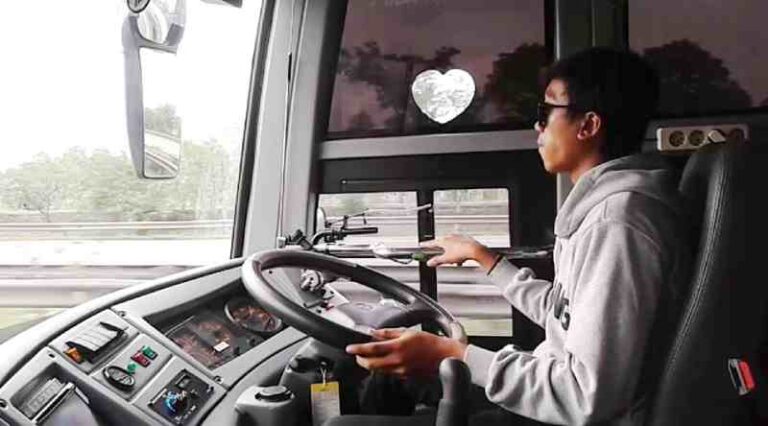Sopir Bus: Profesi Idaman Mertua Dahulu Kala