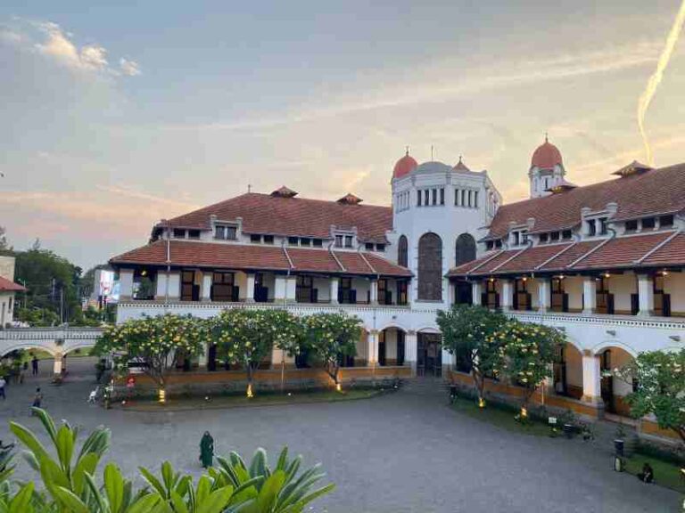 Liburan ke Semarang? Yuk, Wisata Edukasi KA ke Lawang Sewu dan Museum Ambarawa