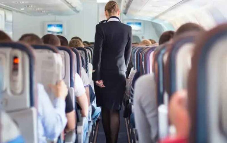 10 Tips Hemat Pengeluaran Bepergian dengan Pesawat