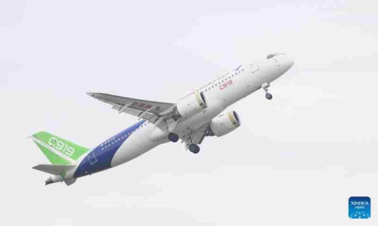 COMAC C919 Pertama Kali Lakukan Penerbangan Komersial di Luar Cina Daratan