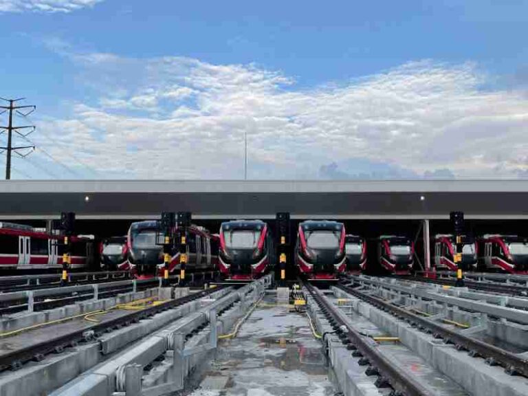 Walau Listrik PLN Padam, LRT Jabodebek Tetap Bisa Meluncur Sampai Stasiun Terdekat: Penumpang Tidak Akan Terjebak