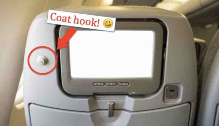 Sering Terlupakan, “Coat Hook” di Bekakang Kursi Penumpang Ternyata Punya Fungsi Ganda