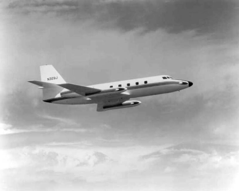 Hari ini dalam Sejarah, Lockheed Jetstar, Jenis Pesawat Kepresidenan RI Soekarno Terbang Perdana