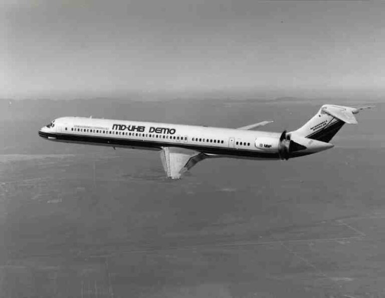 Hari ini, 44 Tahun Lalu, McDonnell Douglas MD-80 Terbang Perdana dengan Nama Besar DC-9