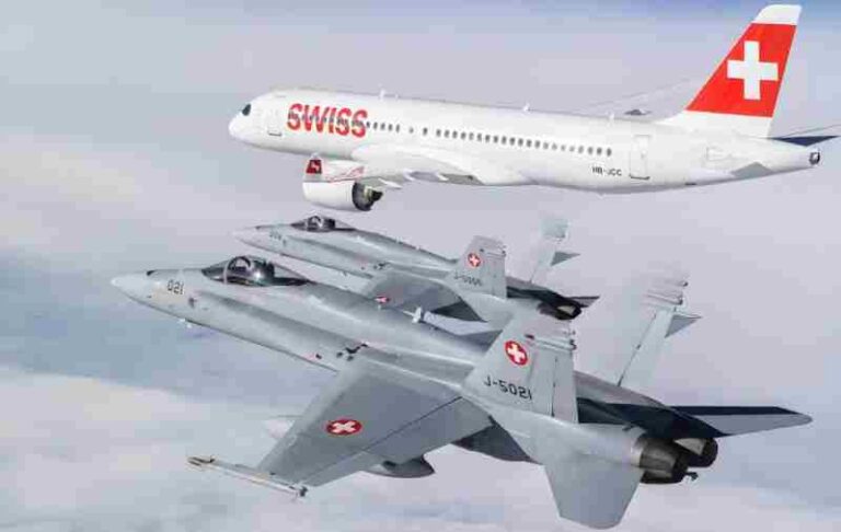 Airbus A220 SWISS Dicegat ‘Bersahabat’ oleh Jet Tempur F/A-18 Hornet