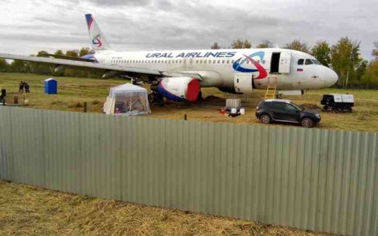 Ural Airlines Bayar Sewa Tahunan untuk Ladang Gandum Lokasi Airbus A320 yang ‘Terdampar’