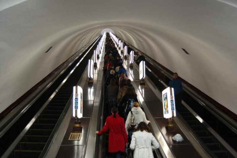 Yang Terlupakan Akibat Perang Ukraina, Stasiun Bawah Tanah dengan Peron Terdalam di Dunia ada di Arsenalna