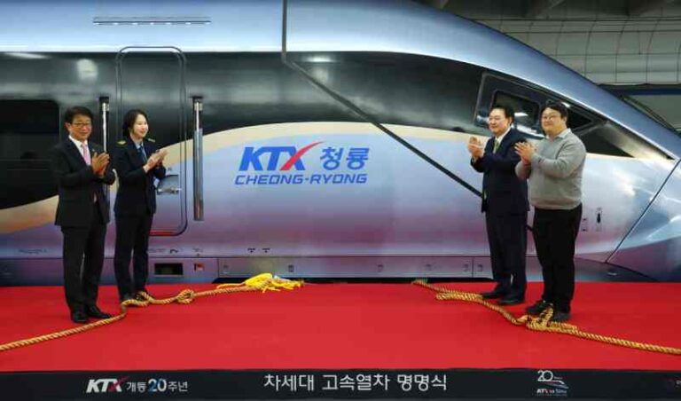 Korea Selatan Luncurkan KTX Cheong-ryong, Kereta Peluru Generasi Terbaru