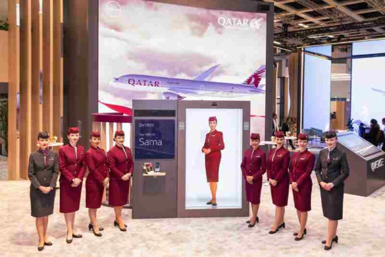 Qatar Airways Kini Punya “Sama 2.0”, Pramugari Hologram Berbasis AI yang Siap Layani Kebutuhan Penumpang