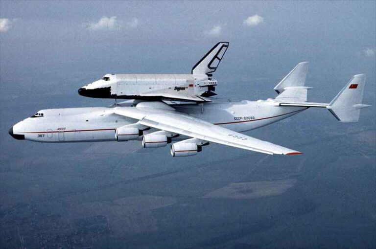 Hari ini 36 Tahun Lalu, Antonov An-225 Untuk Pertama Kalinya ‘Gendong’ Pesawat Ulang Alik Buran