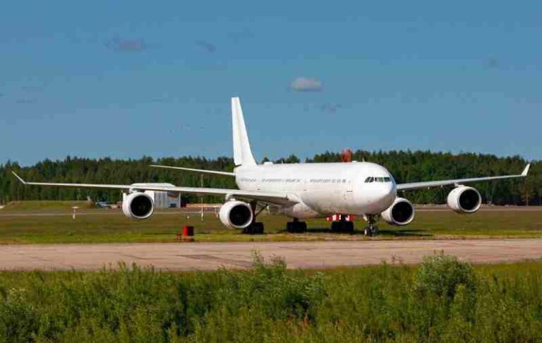 Operasi Intelijen, Airbus A340 Tujuan Filipina Justru Didaratkan di Iran dengan Mematikan Transponder