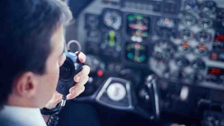 Bukan Sekedar Item dalam Sapaan Pilot ke Penumpang, Informasi ‘Ketinggian’  Punya Arti Lain