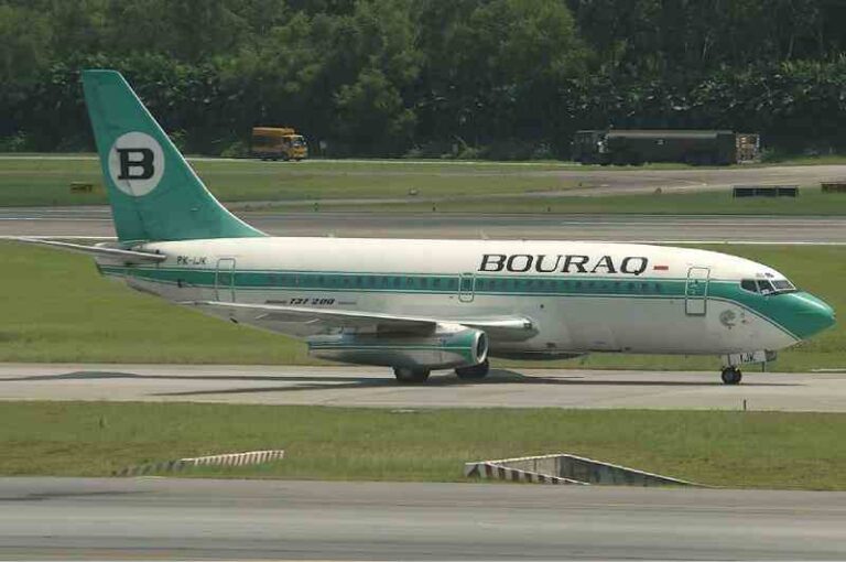 Hari ini 57 Tahun Lalu, Boeing 737-200 Terbang Perdana – Pernah Populer Digunakan Maskapai Indonesia pada Dekade 90-an