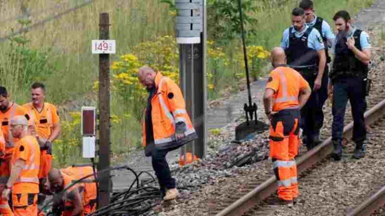 Jaringan Kereta Cepat TGV Diserang Teror Pembakaran di Samping Rel, Layanan Terganggu Parah
