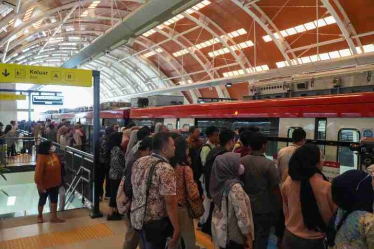 Juli 2024, LRT Jabodebek Tembus 2 Juta Pengguna, Catatkan Rekor Baru