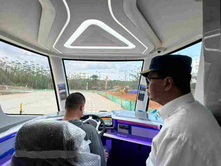 Dipantau Langsung CRRC Cina, ART Kereta Tanpa Rel di IKN Diuji Coba