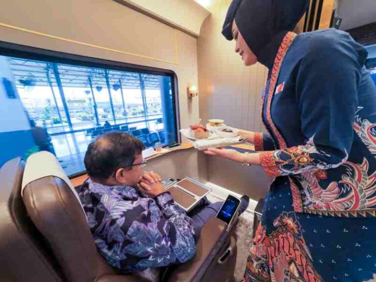 Delegasi ASEAN Railway CEO Nikmati Layanan KAI Services di Kereta Compartment Suite Class