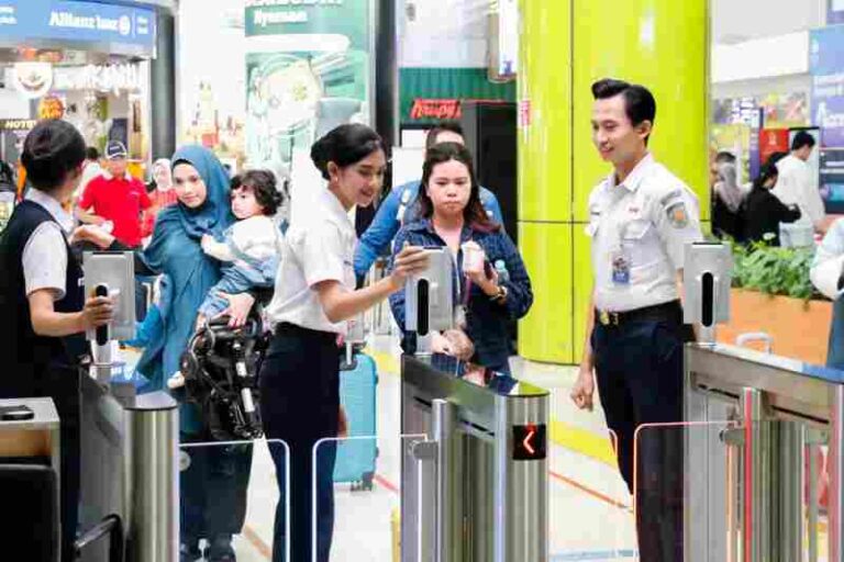 Face Recognition Boarding Gate Kini Hadir di 19 Stasiun Jawa dan Sumatera